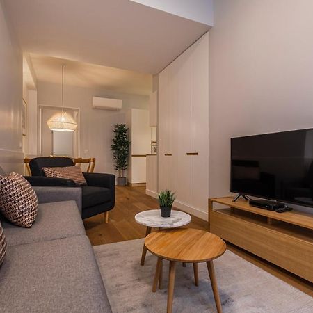 Upscale & Modern 2BDR Apartment Lisbona Esterno foto