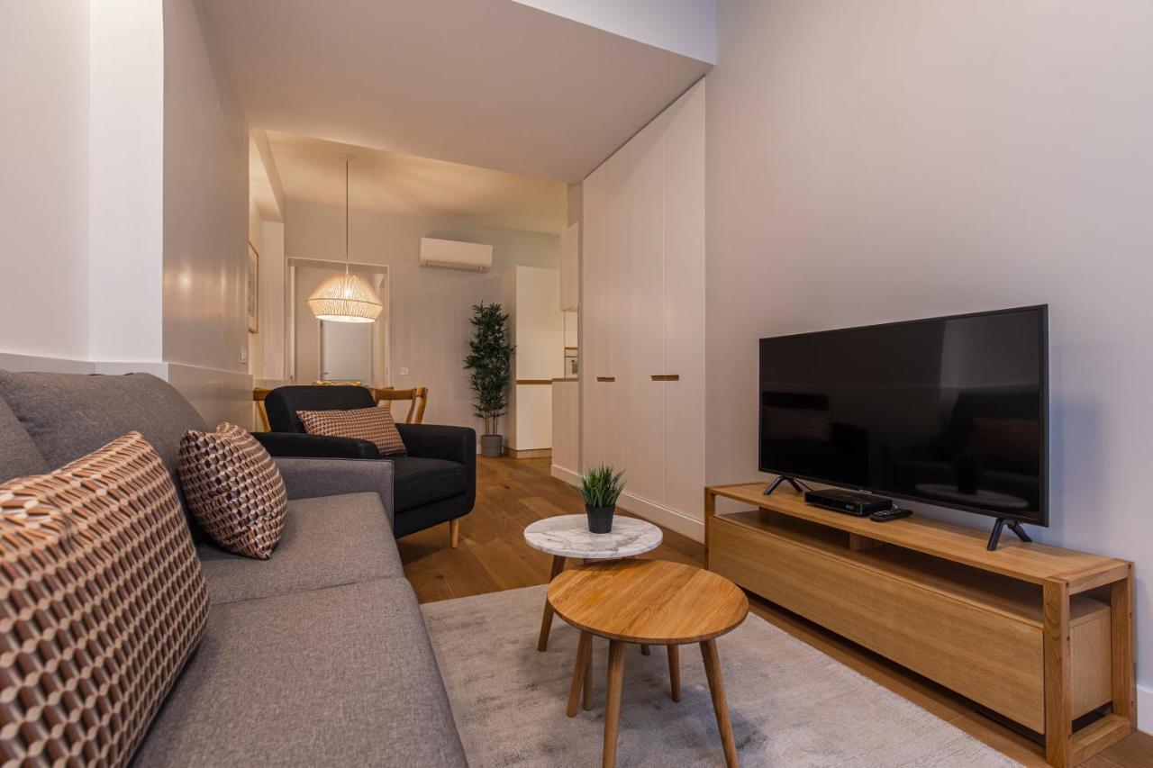 Upscale & Modern 2BDR Apartment Lisbona Esterno foto