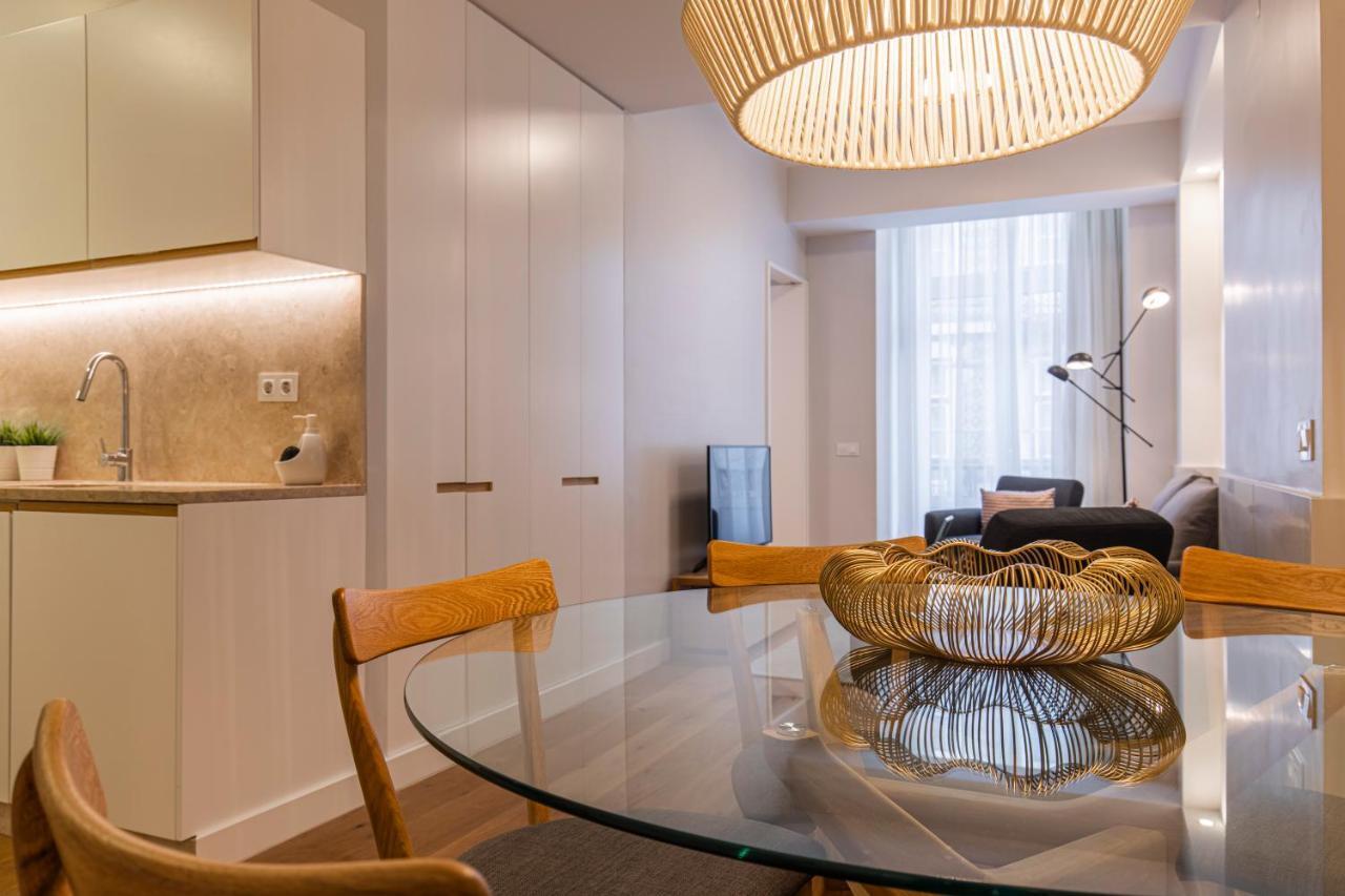 Upscale & Modern 2BDR Apartment Lisbona Esterno foto