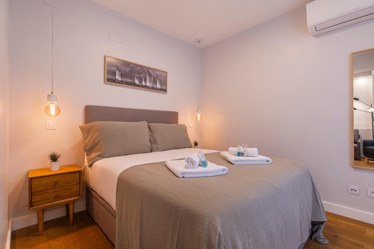 Upscale & Modern 2BDR Apartment Lisbona Esterno foto