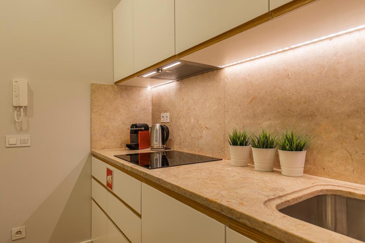 Upscale & Modern 2BDR Apartment Lisbona Esterno foto